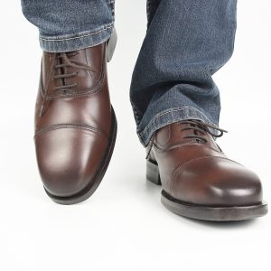 נעלי עור חומות